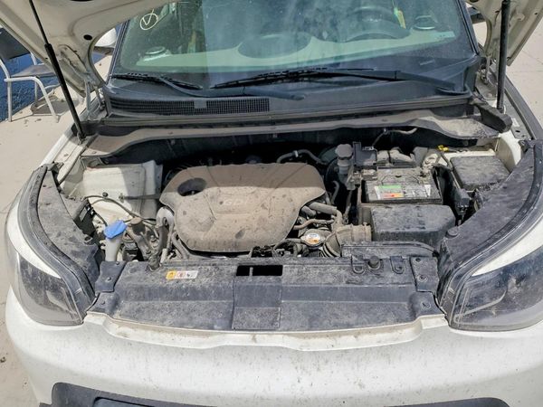 2016 KIA SOUL Plus — Engine bay