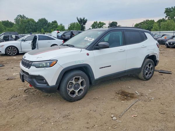 2022 JEEP COMPASS Trailhawk — Front 3/4