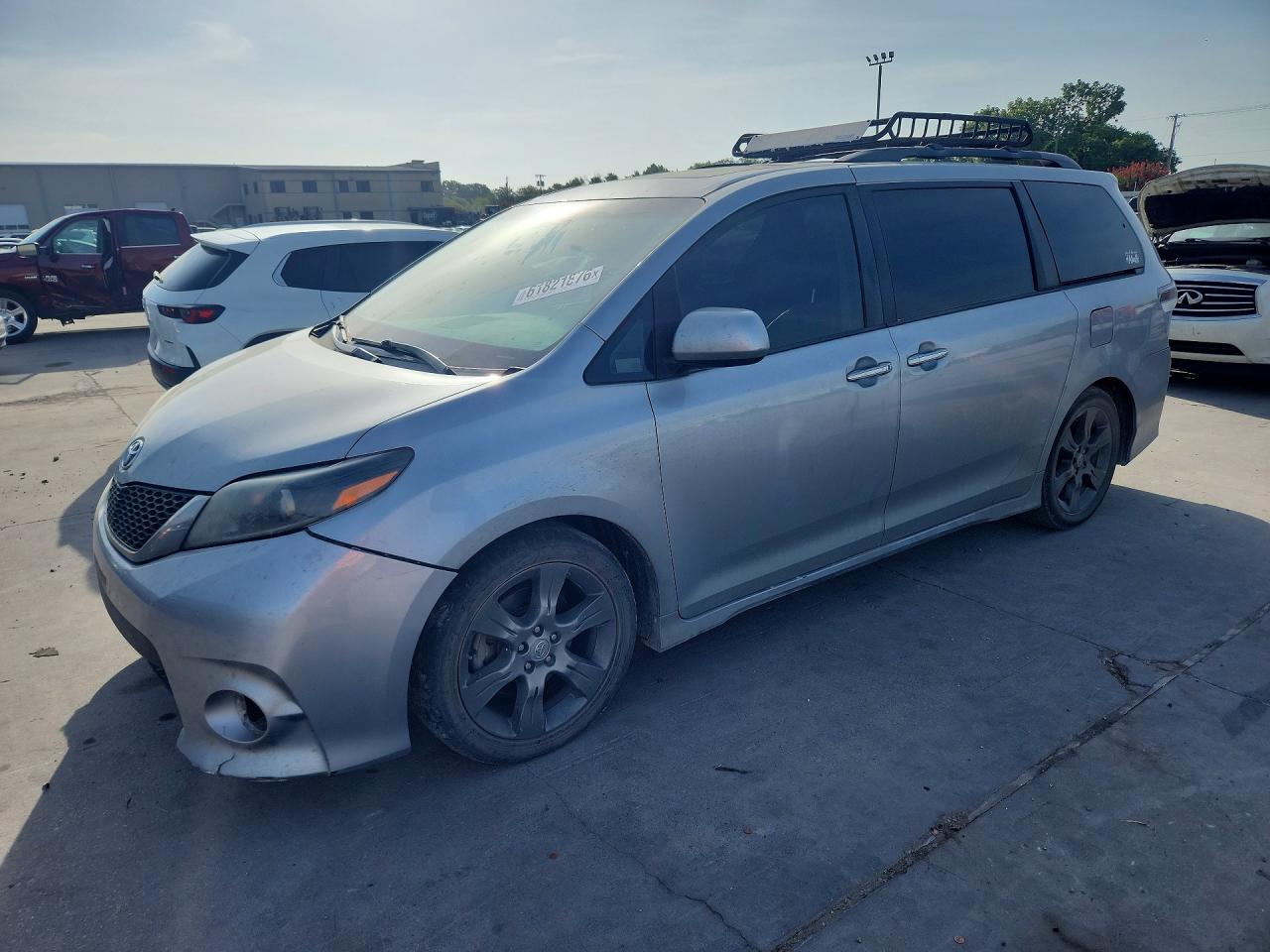 2015 TOYOTA SIENNA