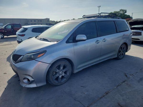 2015 TOYOTA SIENNA
