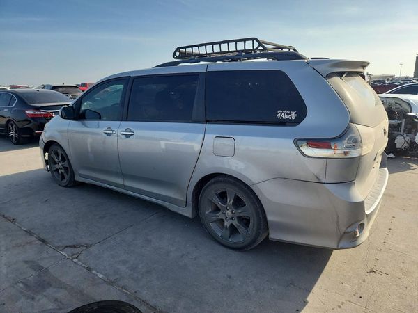 2015 TOYOTA SIENNA