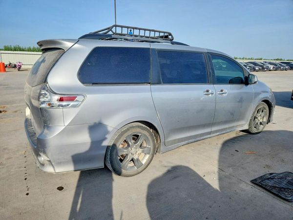 2015 TOYOTA SIENNA