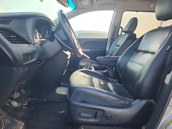 2015 TOYOTA SIENNA
