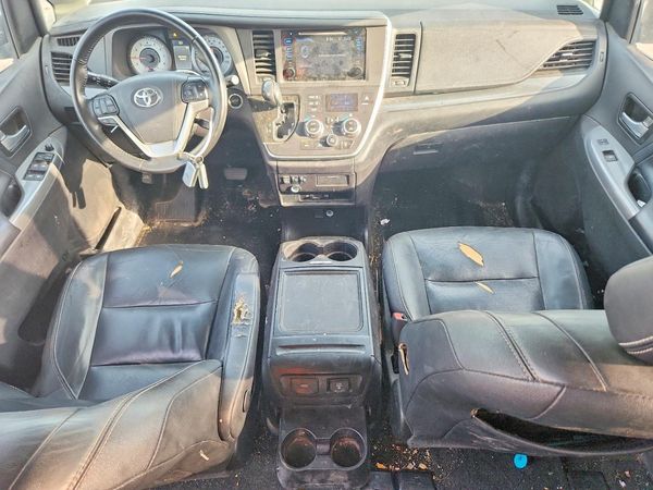 2015 TOYOTA SIENNA