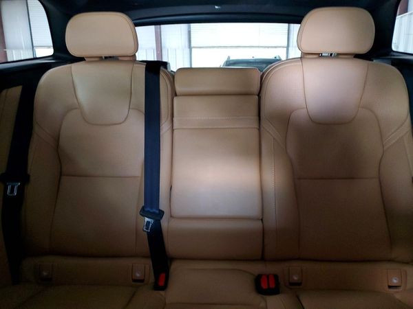 2021 VOLVO XC60 Inscription