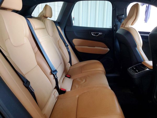 2021 VOLVO XC60 Inscription