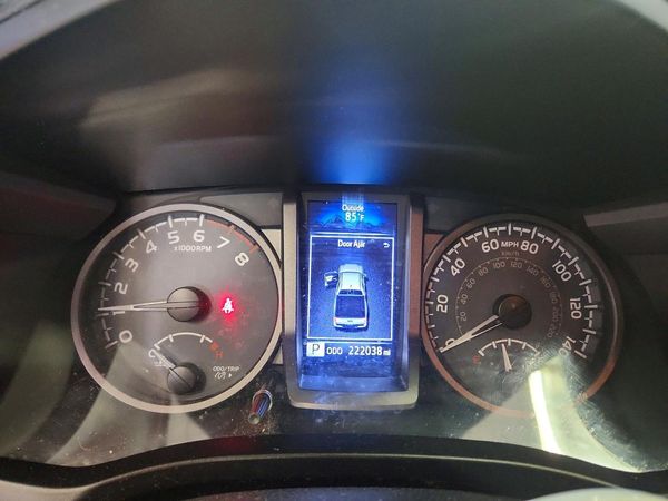 2019 TOYOTA TACOMA SR5