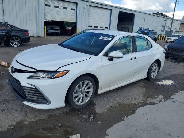 2024 TOYOTA CAMRY