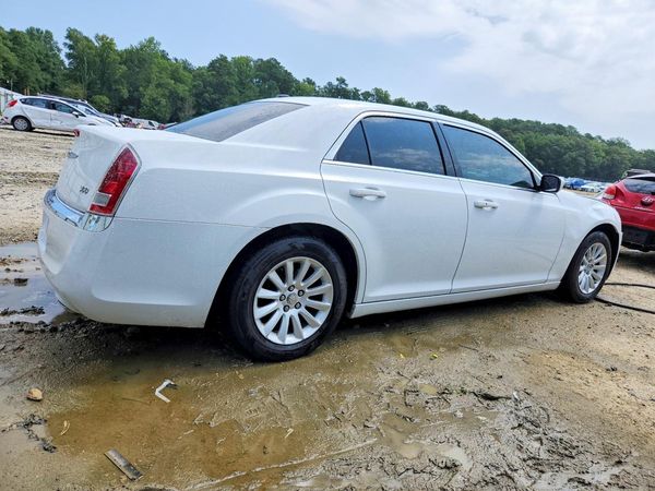 2013 CHRYSLER 300 Base/Limited