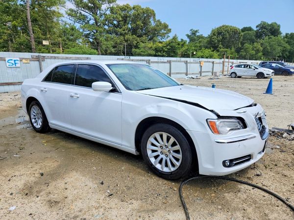 2013 CHRYSLER 300 Base/Limited