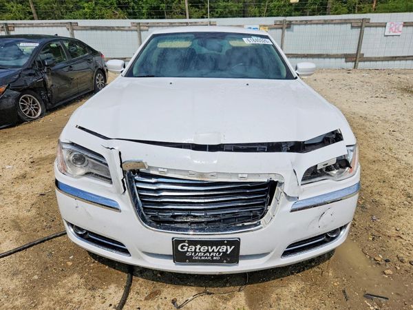 2013 CHRYSLER 300 Base/Limited