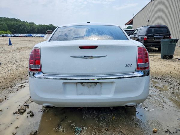 2013 CHRYSLER 300 Base/Limited
