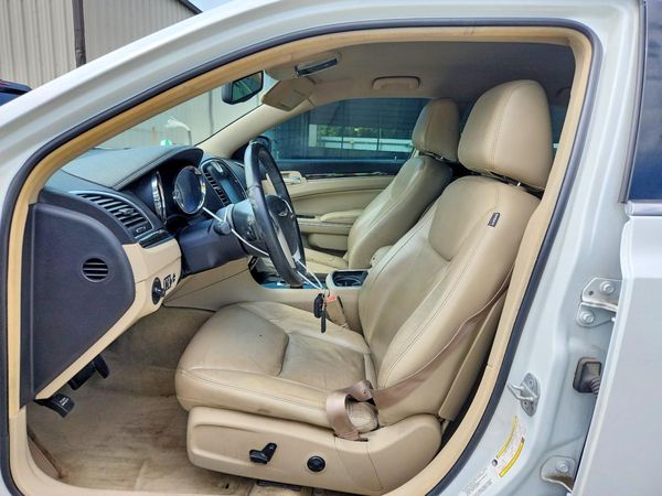 2013 CHRYSLER 300 Base/Limited