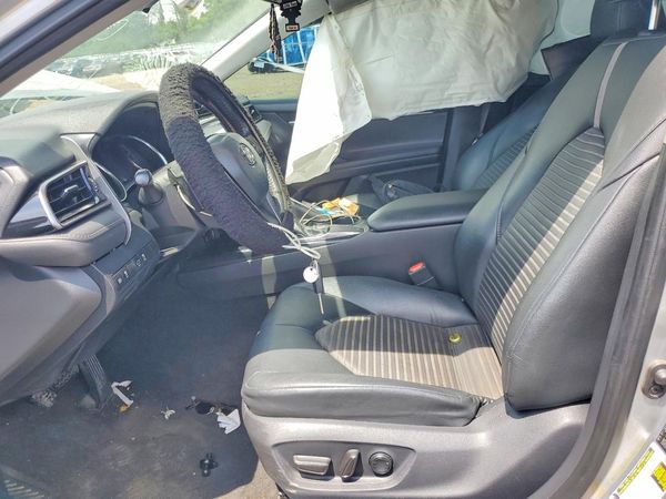 2019 TOYOTA CAMRY