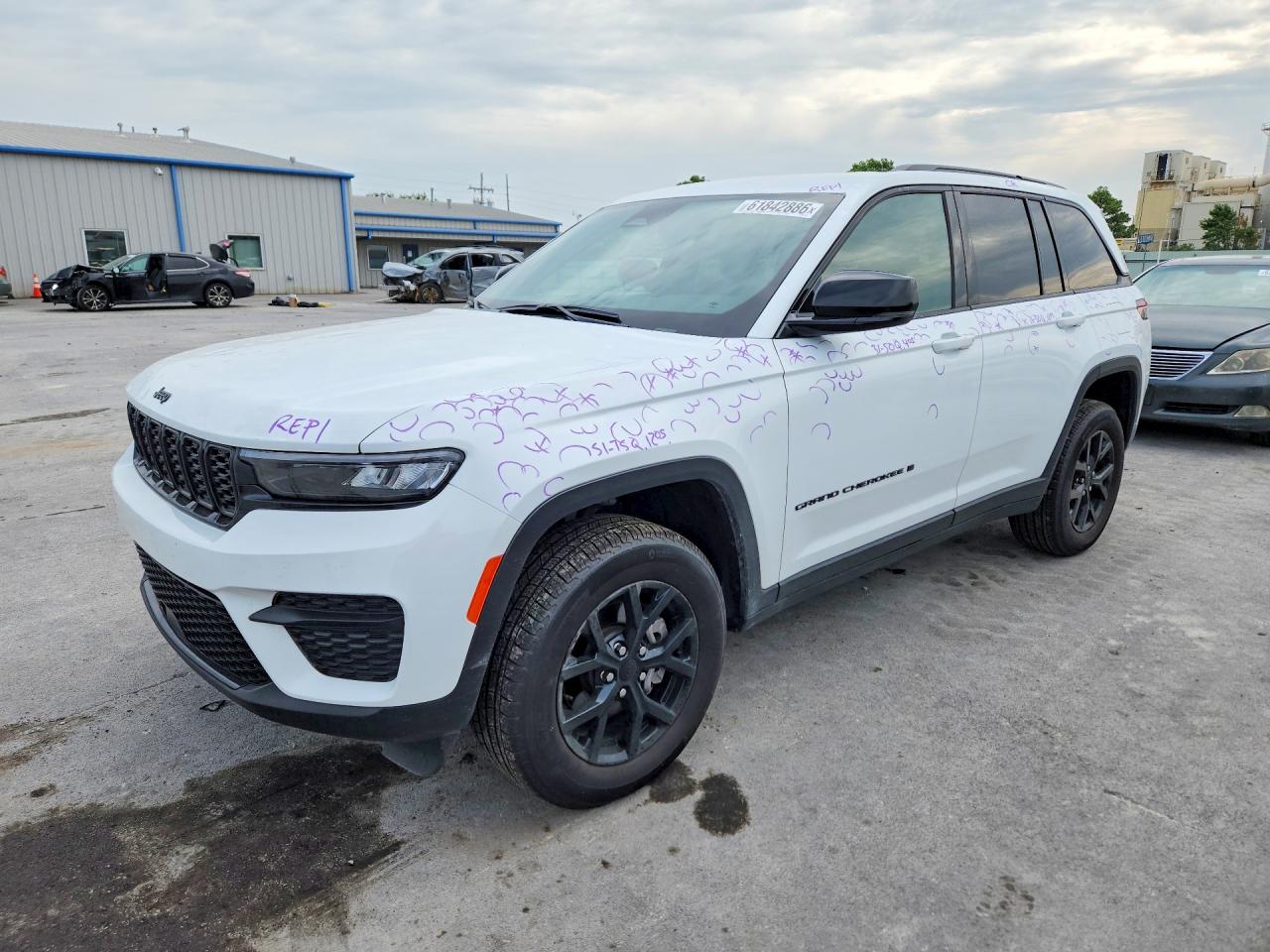 2025 JEEP GRAND CHEROKEE Laredo, Altitude