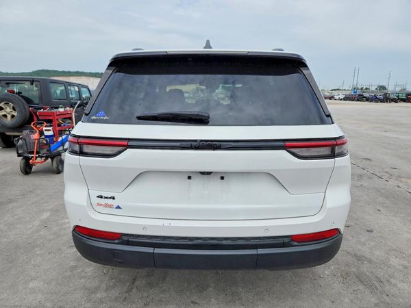 2025 JEEP GRAND CHEROKEE Laredo, Altitude