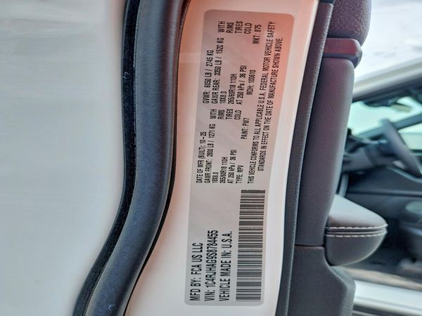 2025 JEEP GRAND CHEROKEE Laredo, Altitude
