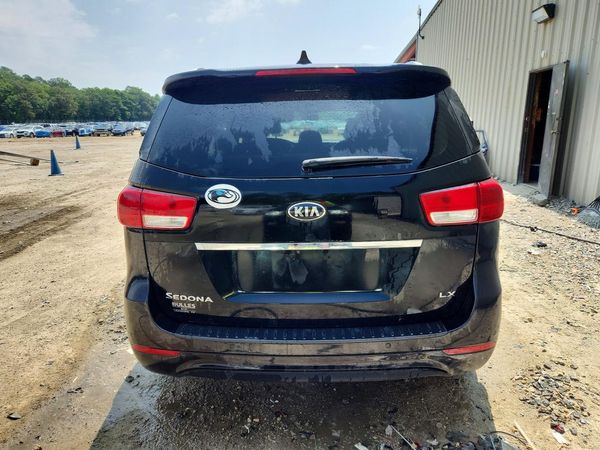 2016 KIA SEDONA LX - Middle-low