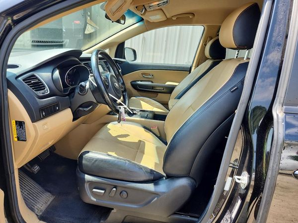 2016 KIA SEDONA LX - Middle-low