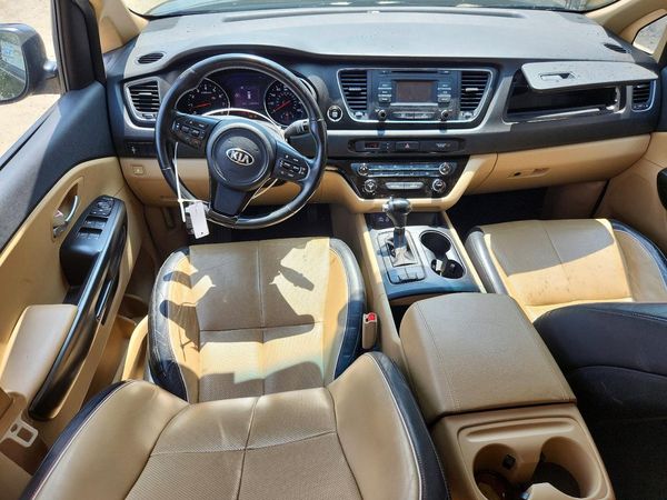 2016 KIA SEDONA LX - Middle-low