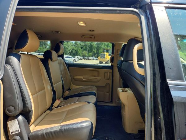 2016 KIA SEDONA LX - Middle-low