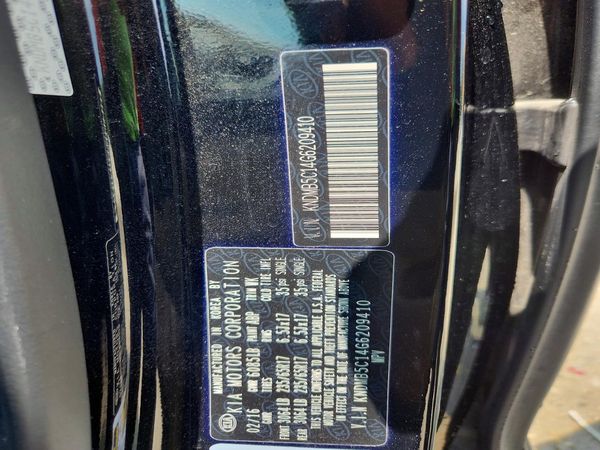 2016 KIA SEDONA LX - Middle-low
