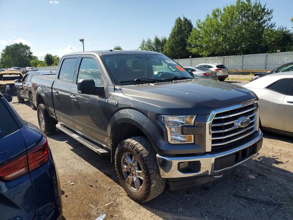 2017 FORD F150 SuperCrew — Passenger 3/4