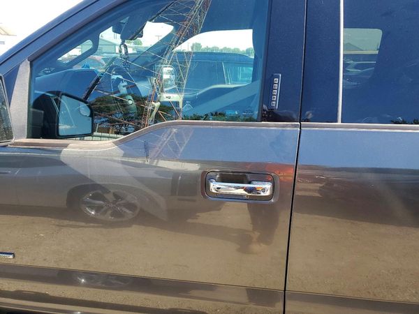 2017 FORD F150 SuperCrew — DENT