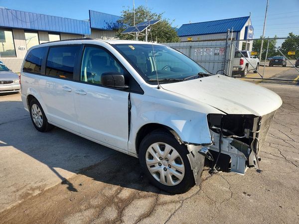 2018 DODGE GRAND CARAVAN SE