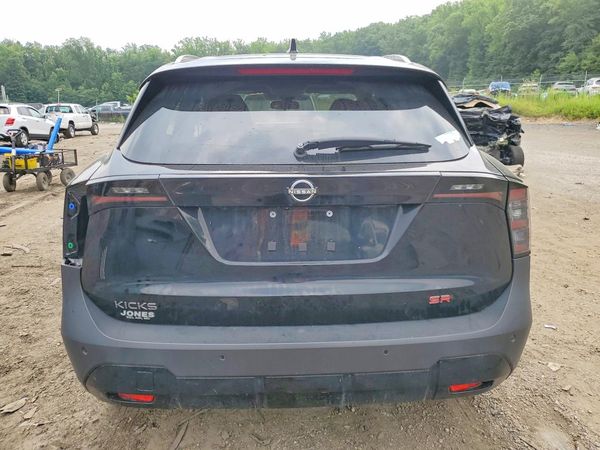 2025 NISSAN KICKS SR