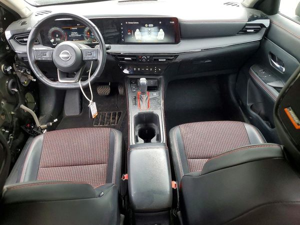 2025 NISSAN KICKS SR