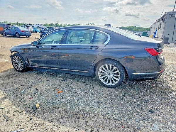2021 BMW 740