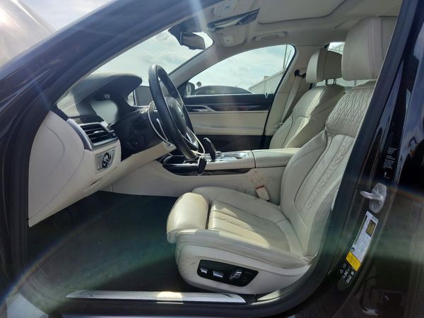 2021 BMW 740