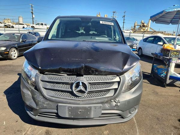 2019 MERCEDES-BENZ METRIS