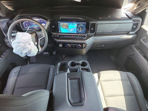 2024 CHEVROLET SILVERADO LT-L
