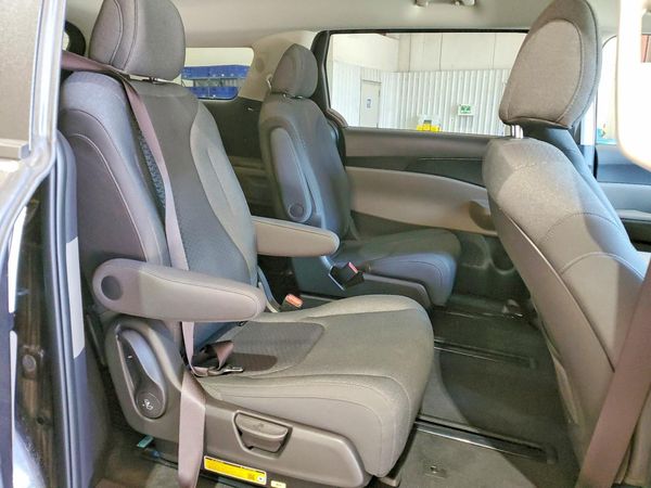 2026 KIA CARNIVAL LX, LXS