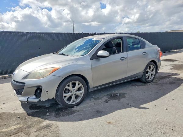 2013 MAZDA MAZDA 3 SV/Base