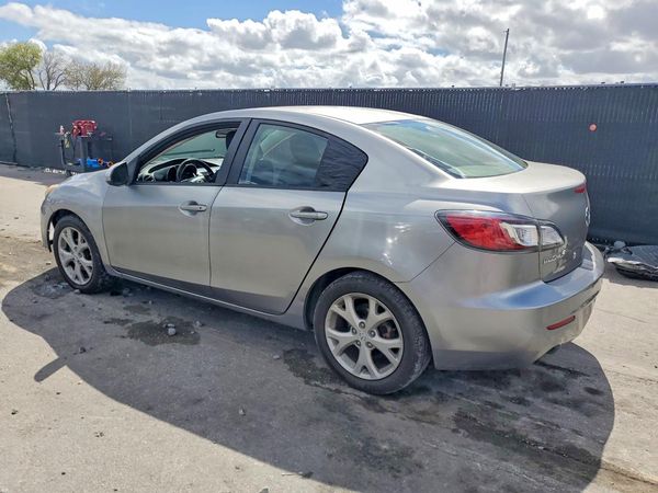 2013 MAZDA MAZDA 3 SV/Base