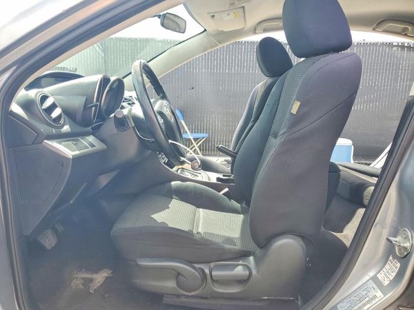 2013 MAZDA MAZDA 3 SV/Base