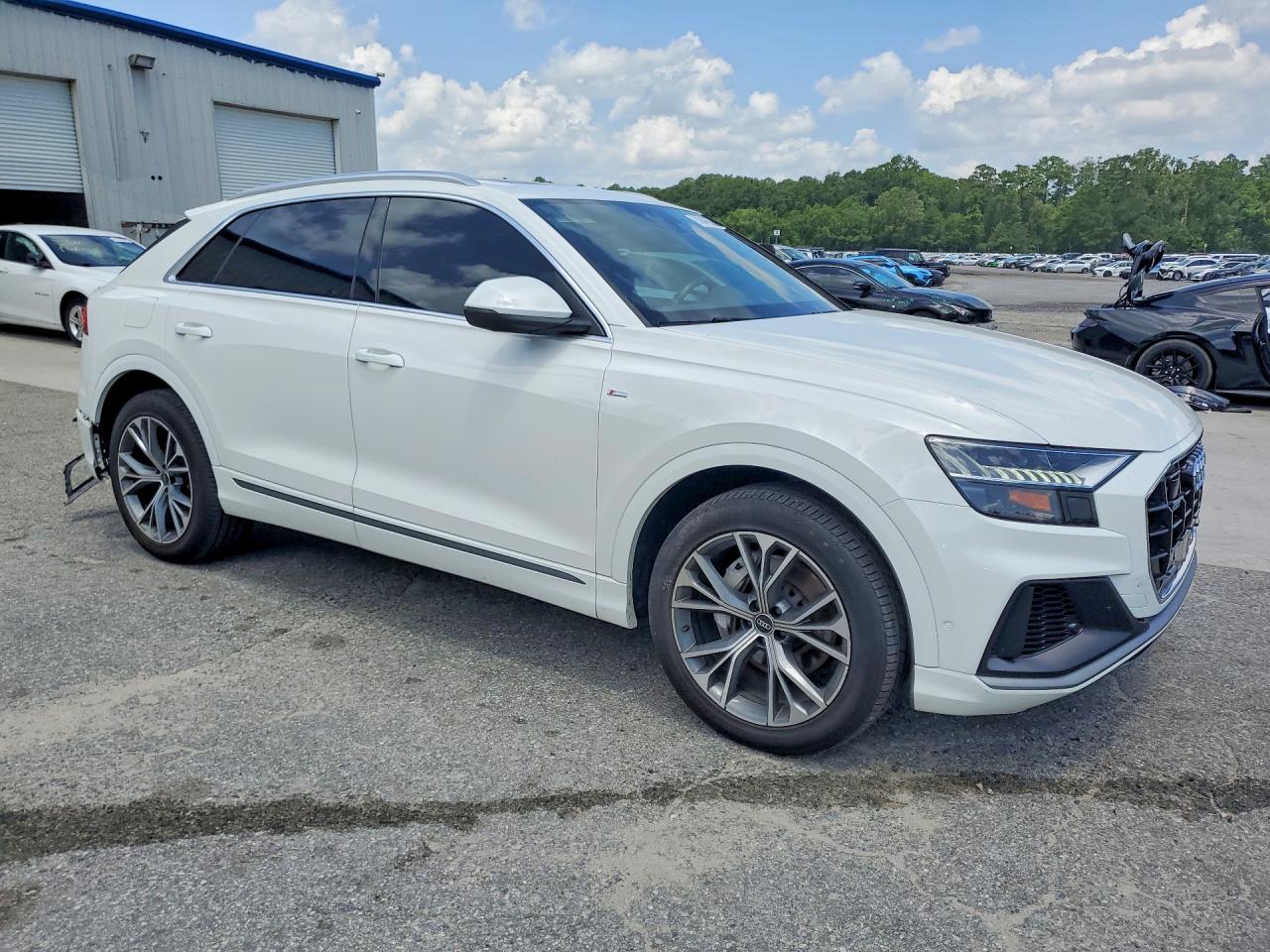 2021 AUDI Q8
