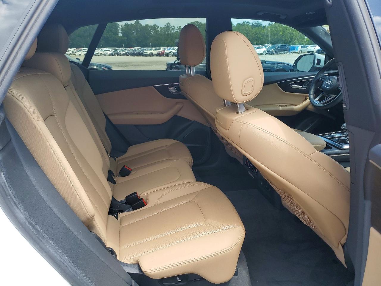 2021 AUDI Q8