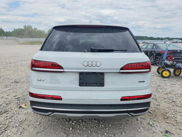 2021 AUDI Q7 quattro Premium Plus