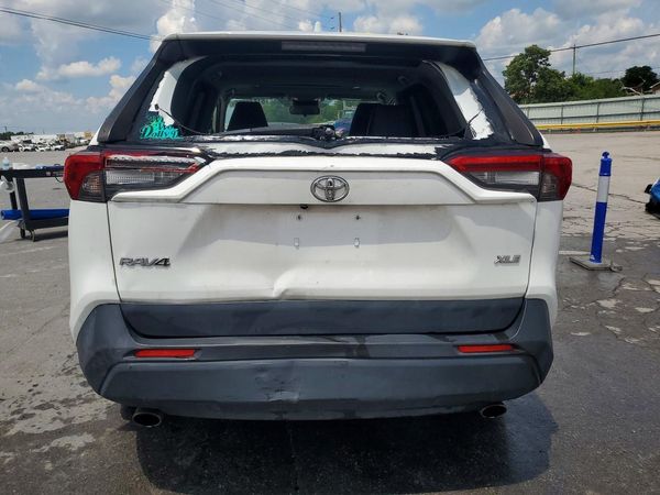 2019 TOYOTA RAV4 XLE Premium