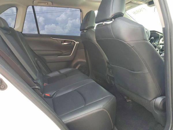 2019 TOYOTA RAV4 XLE Premium
