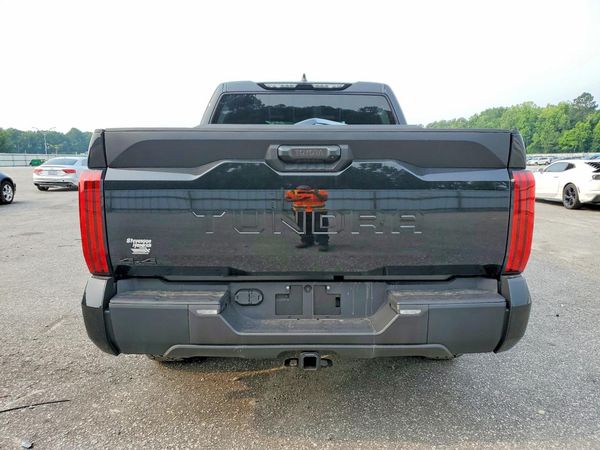 2026 TOYOTA TUNDRA SR
