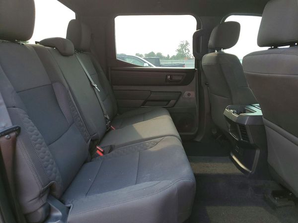 2026 TOYOTA TUNDRA SR