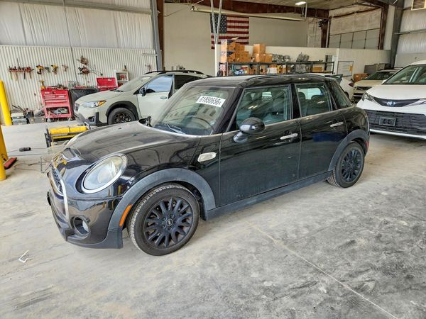 2017 MINI COOPER