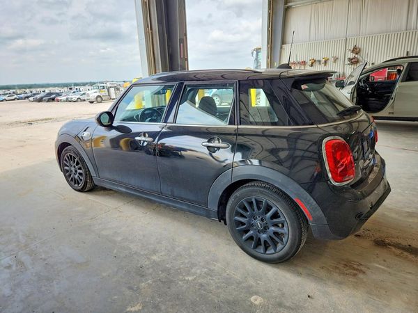 2017 MINI COOPER