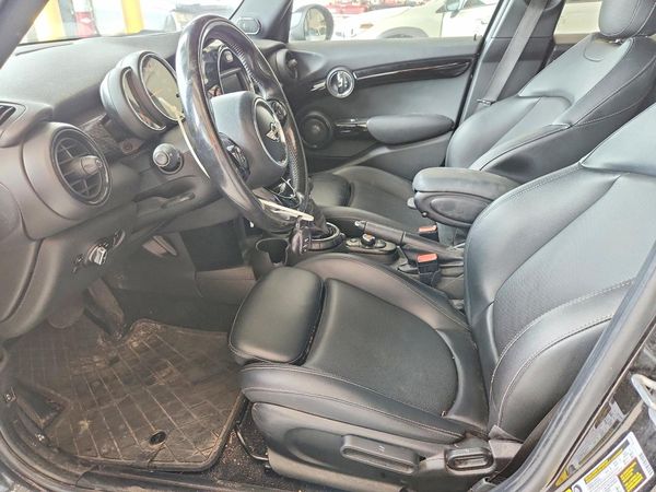 2017 MINI COOPER