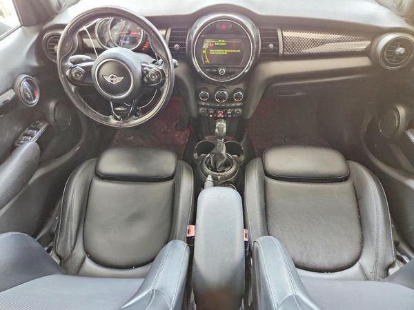 2017 MINI COOPER